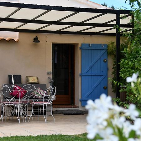 Вилла L'Ocabee La Tour-d'Aigues Экстерьер фото